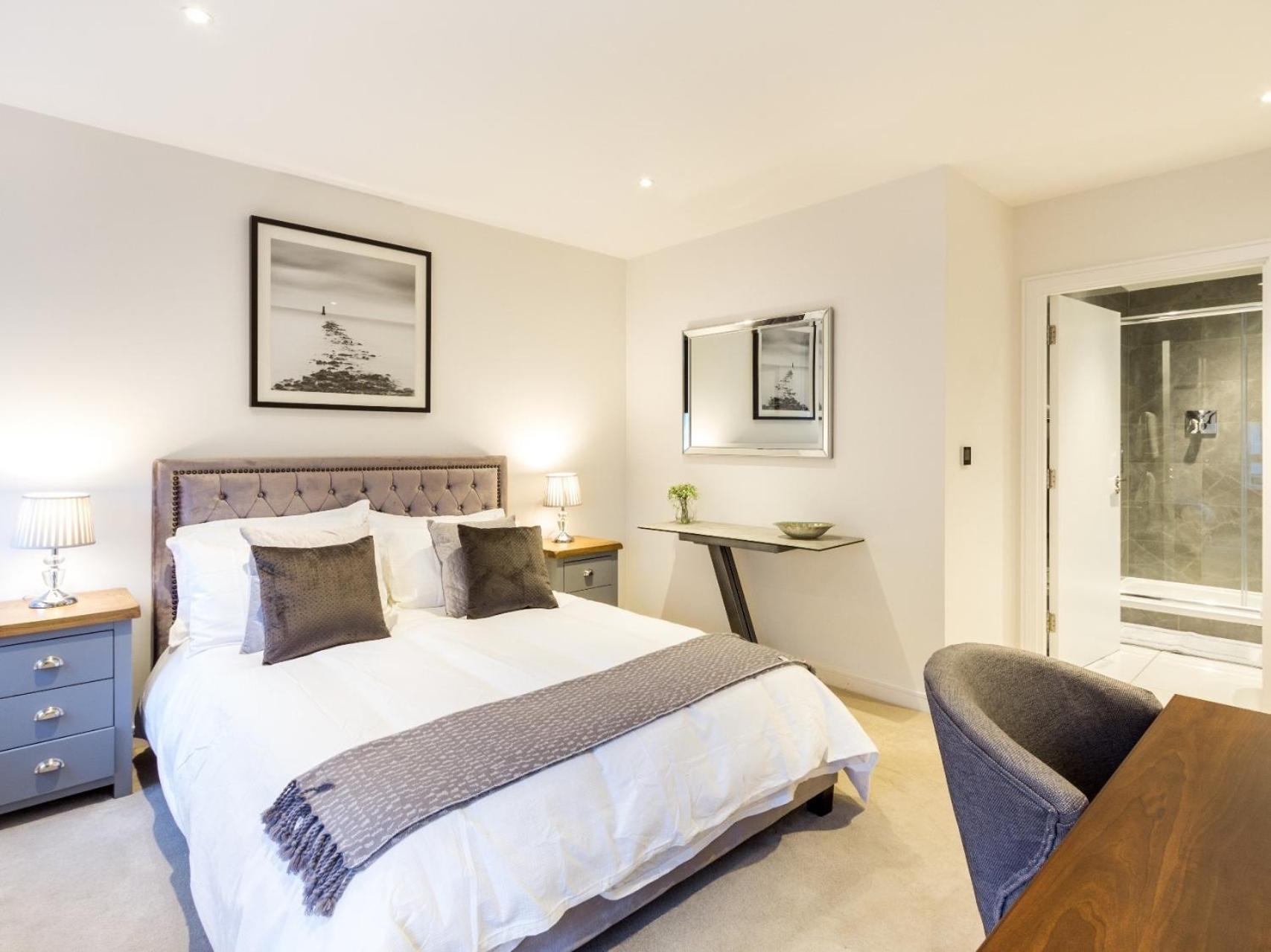 2 Bed Property Close To Heathrow Airport ハウンズロー エクステリア 写真