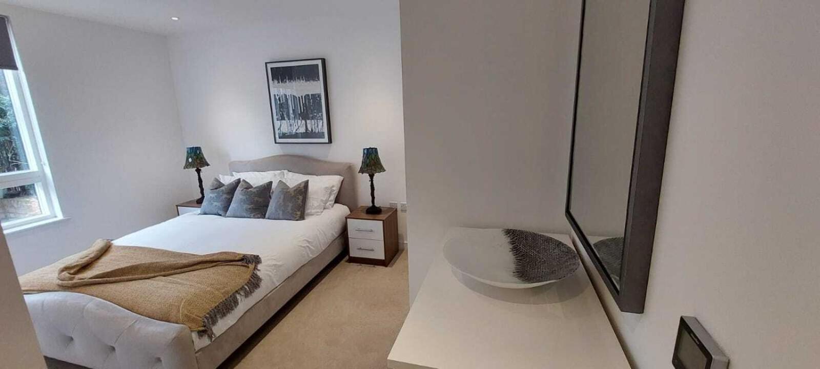 2 Bed Property Close To Heathrow Airport ハウンズロー エクステリア 写真