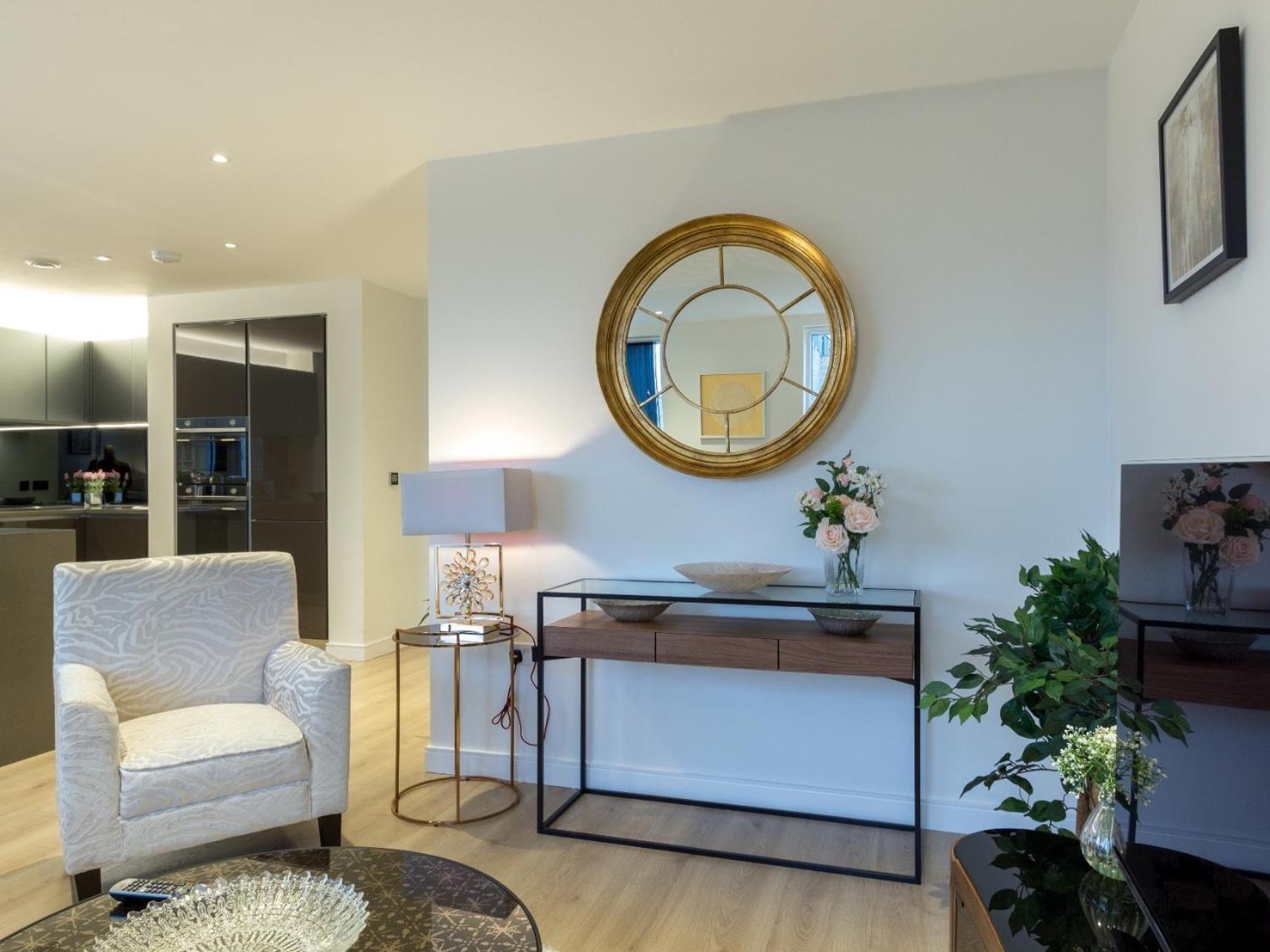 2 Bed Property Close To Heathrow Airport ハウンズロー エクステリア 写真