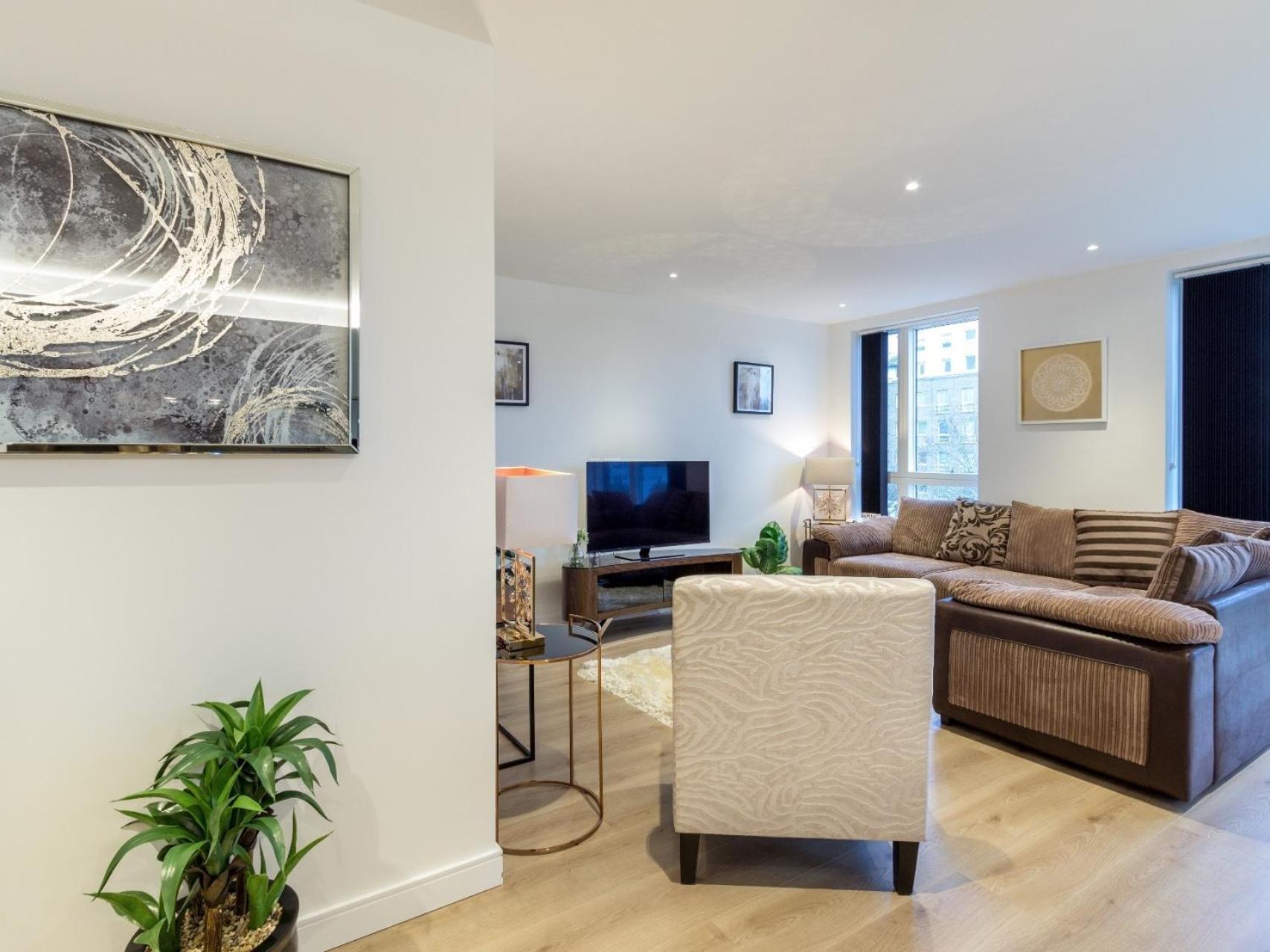 2 Bed Property Close To Heathrow Airport ハウンズロー エクステリア 写真