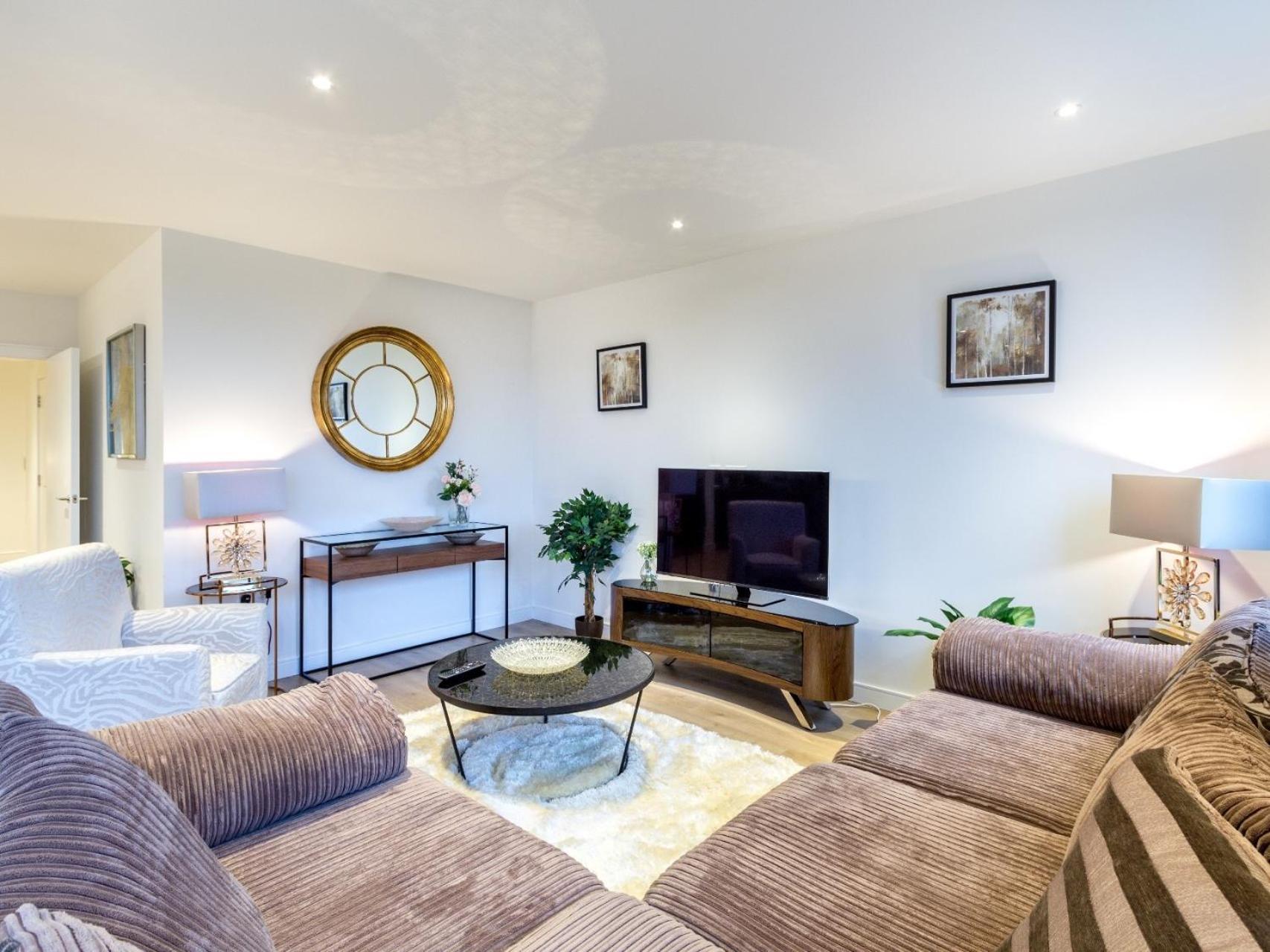 2 Bed Property Close To Heathrow Airport ハウンズロー エクステリア 写真