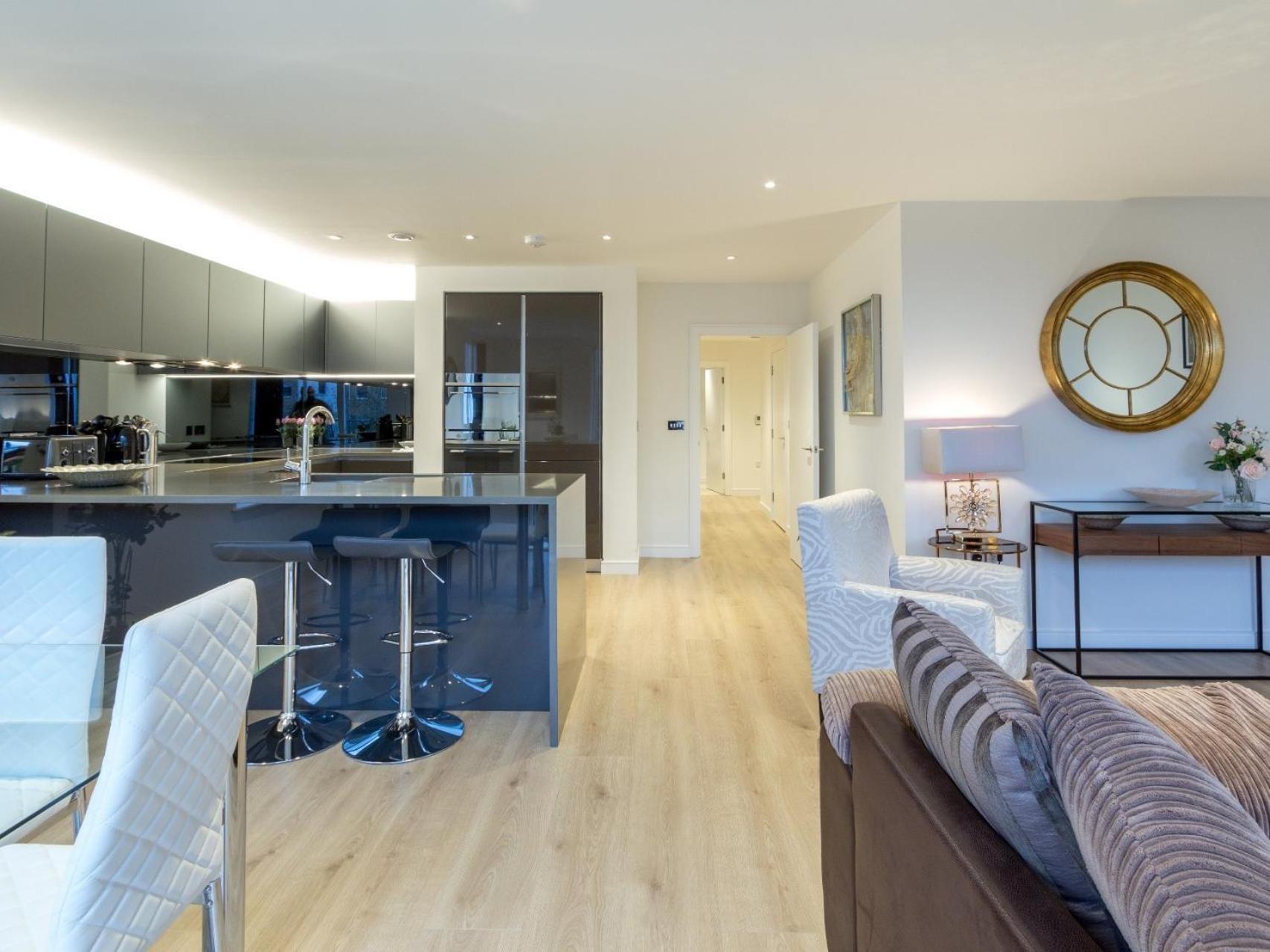 2 Bed Property Close To Heathrow Airport ハウンズロー エクステリア 写真