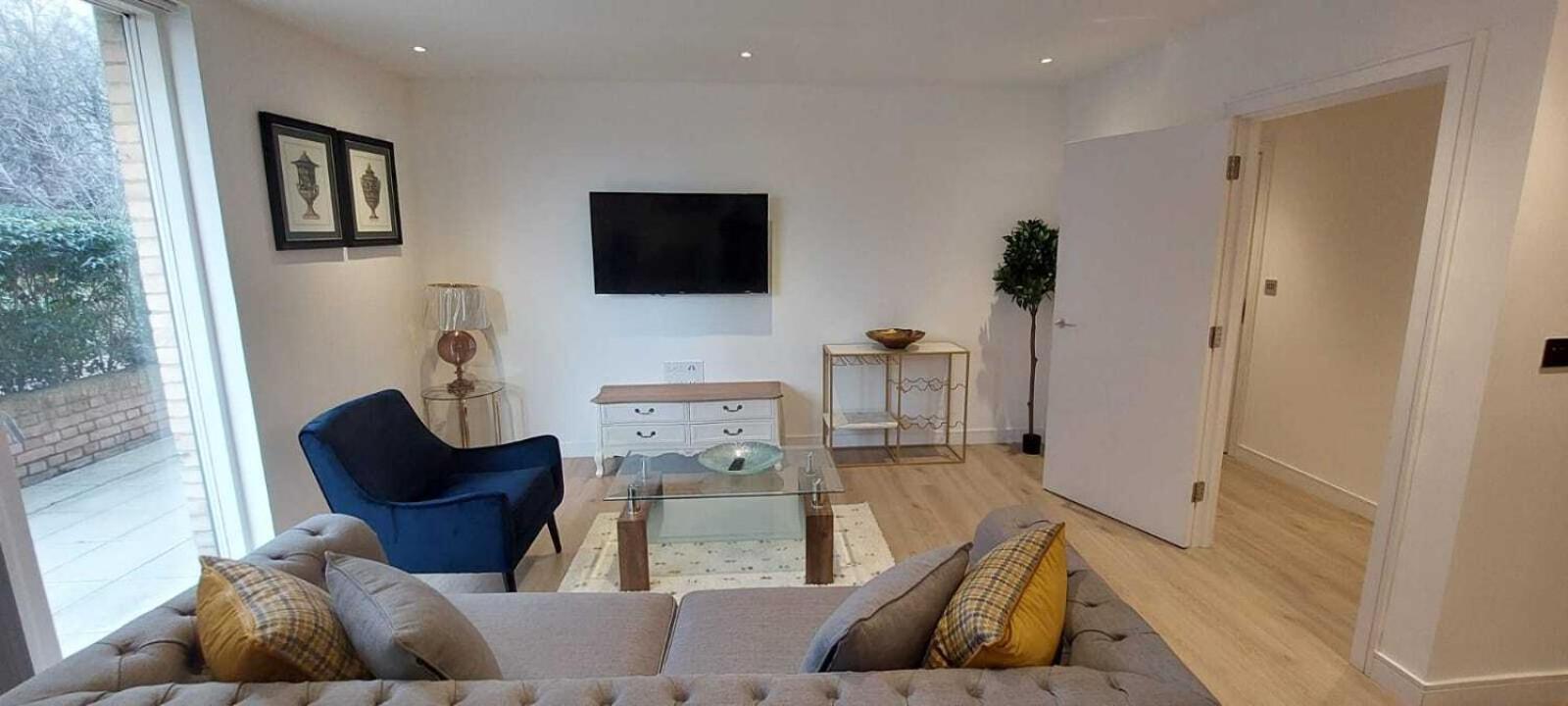 2 Bed Property Close To Heathrow Airport ハウンズロー エクステリア 写真