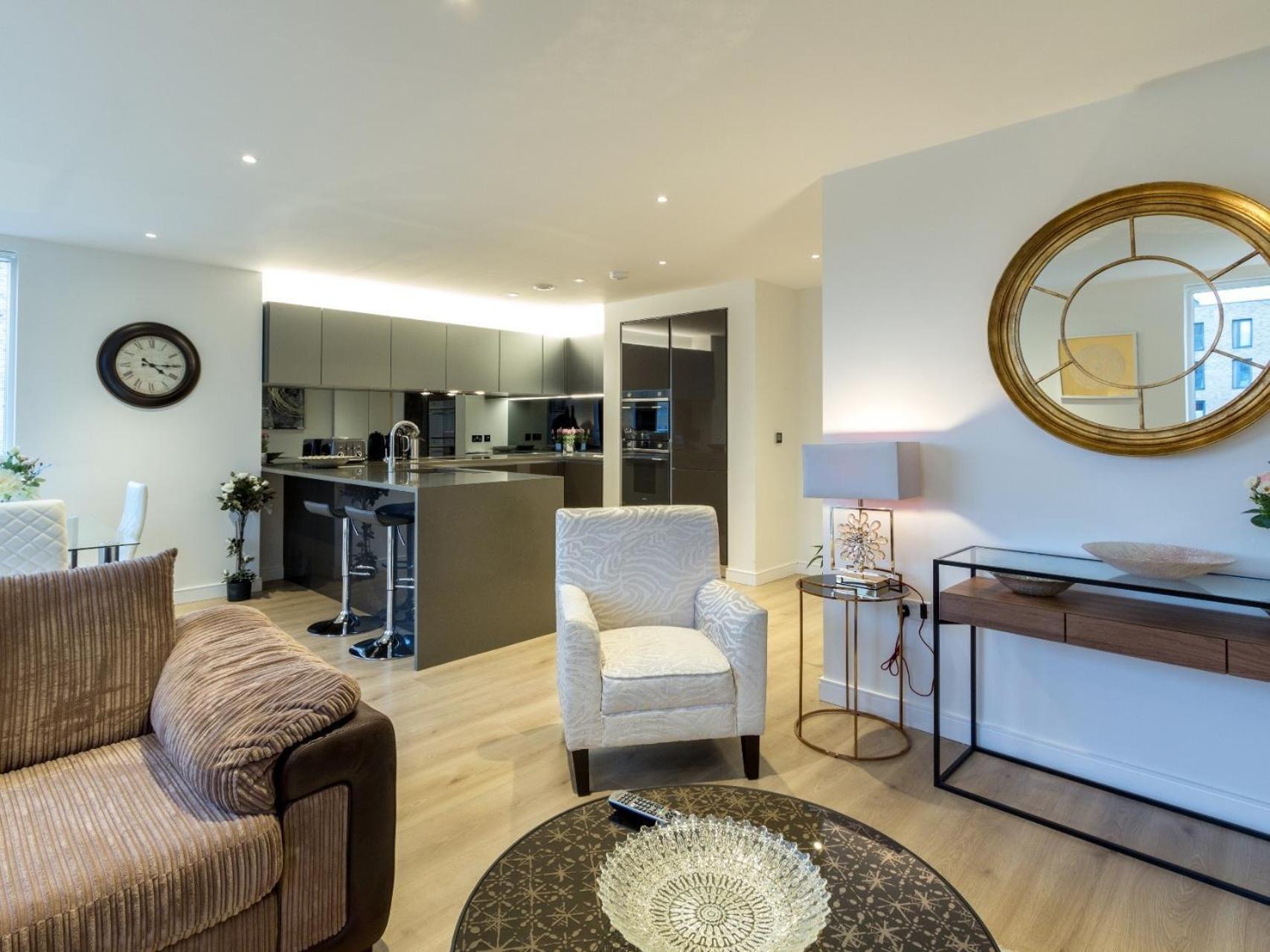 2 Bed Property Close To Heathrow Airport ハウンズロー エクステリア 写真